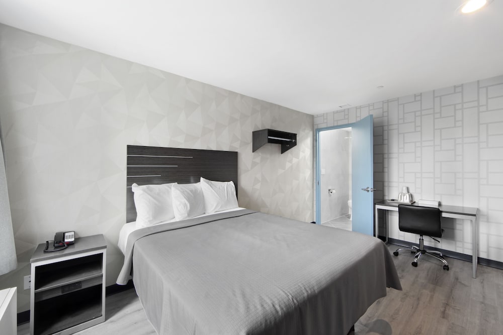 Deluxe Room - Photo 2