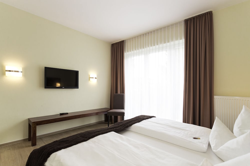 Family Double Room, 1 King Bed with Sofa bed, Non Smoking photo 3