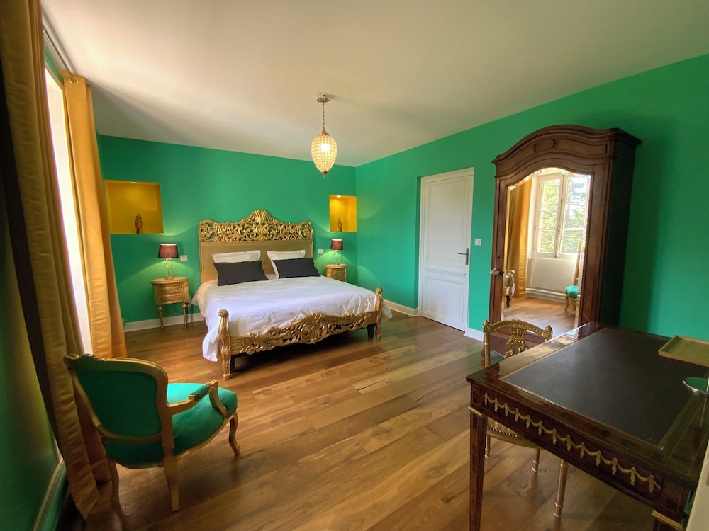Deluxe Room, Pool View