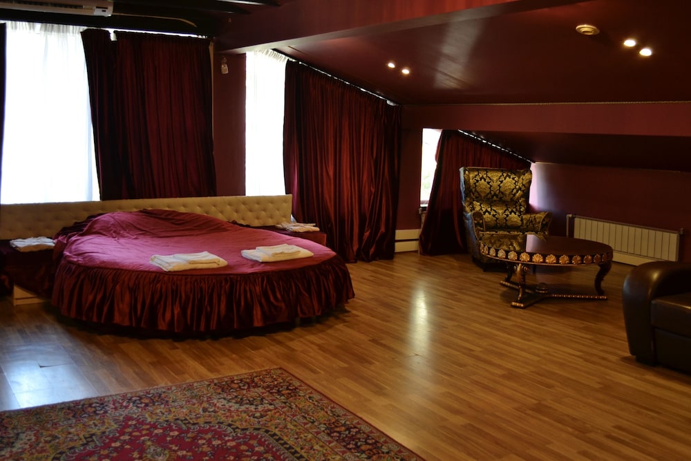 Exclusive Penthouse photo 1
