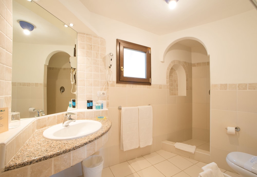 Standard Double Room, Balcony - Photo 4