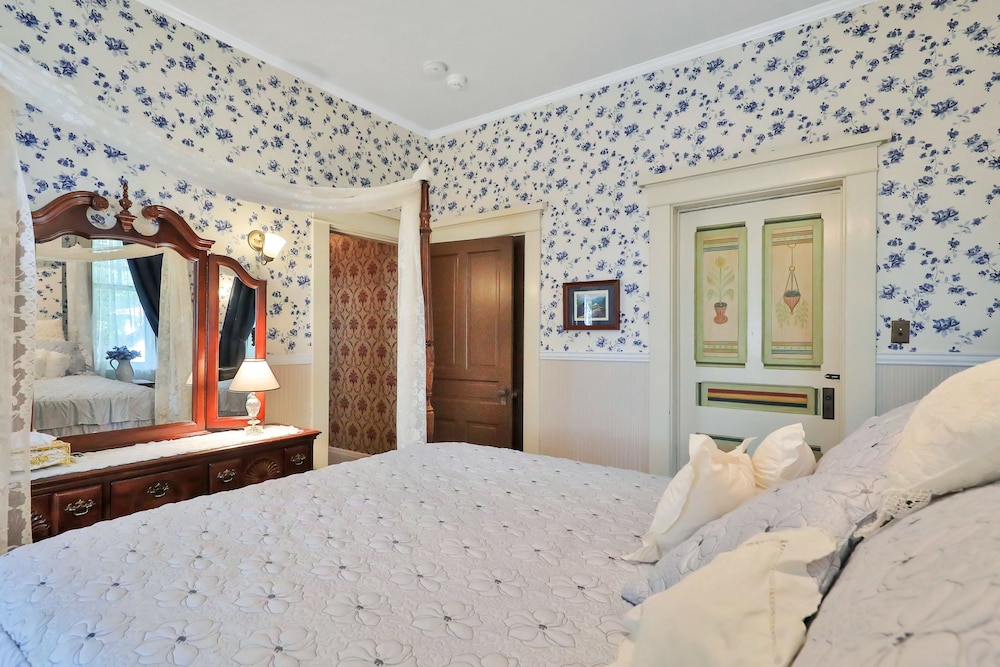 The Bluebonnet Room photo 2