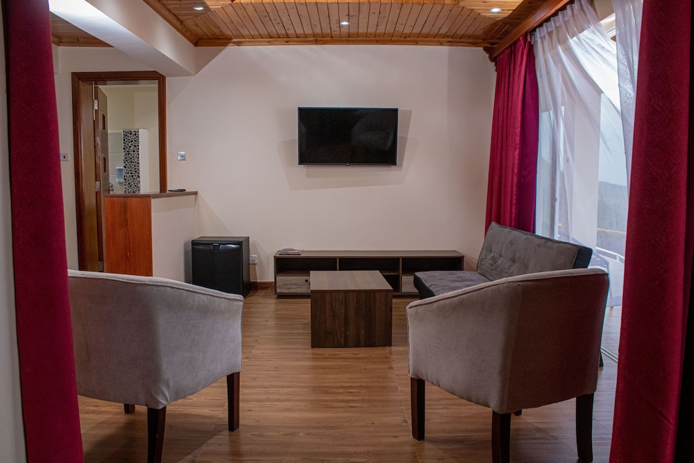 Family Suite - Photo 7
