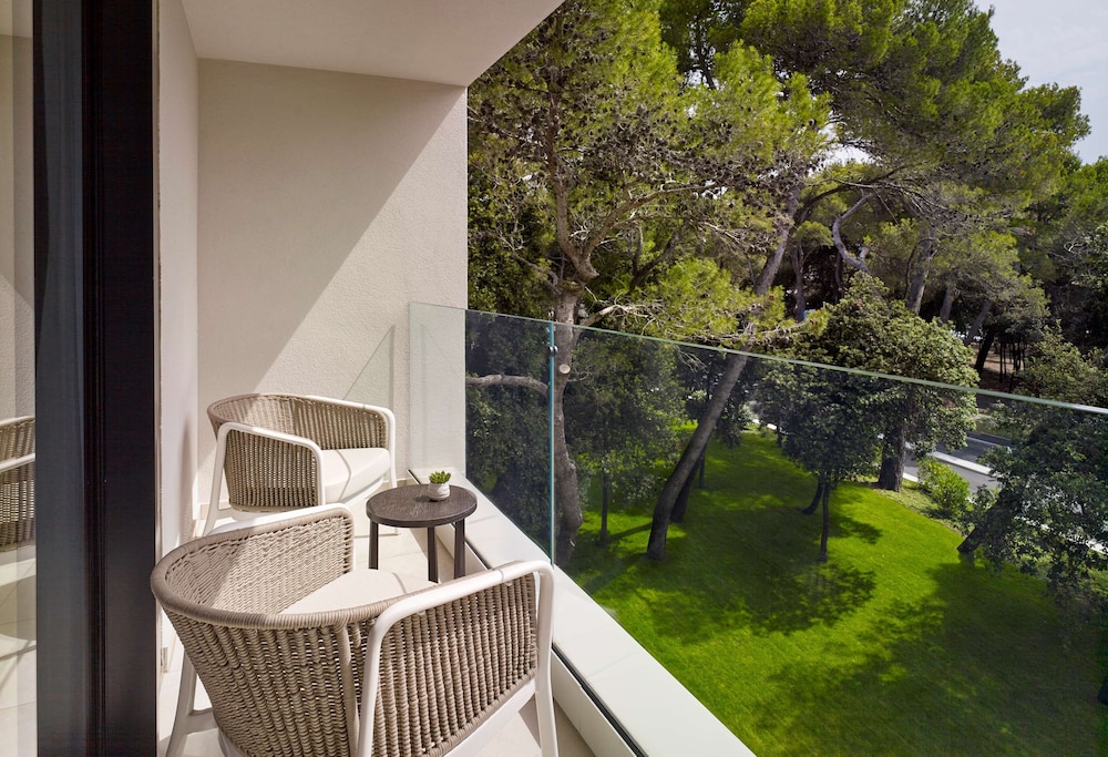 Suite, Garden Area photo 2