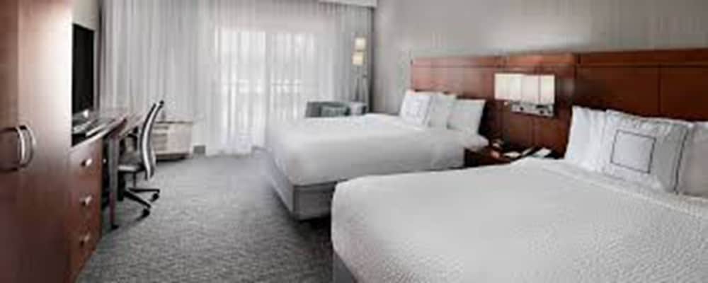 Room, 2 Queen Beds - Photo 1