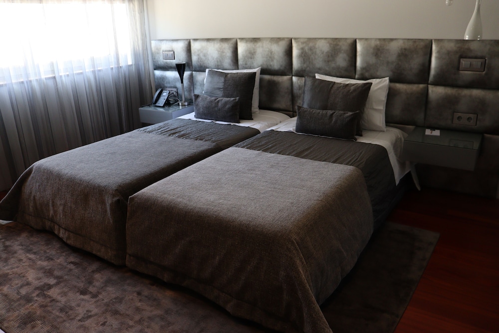 Executive Twin Room, Non Smoking, Pool View
