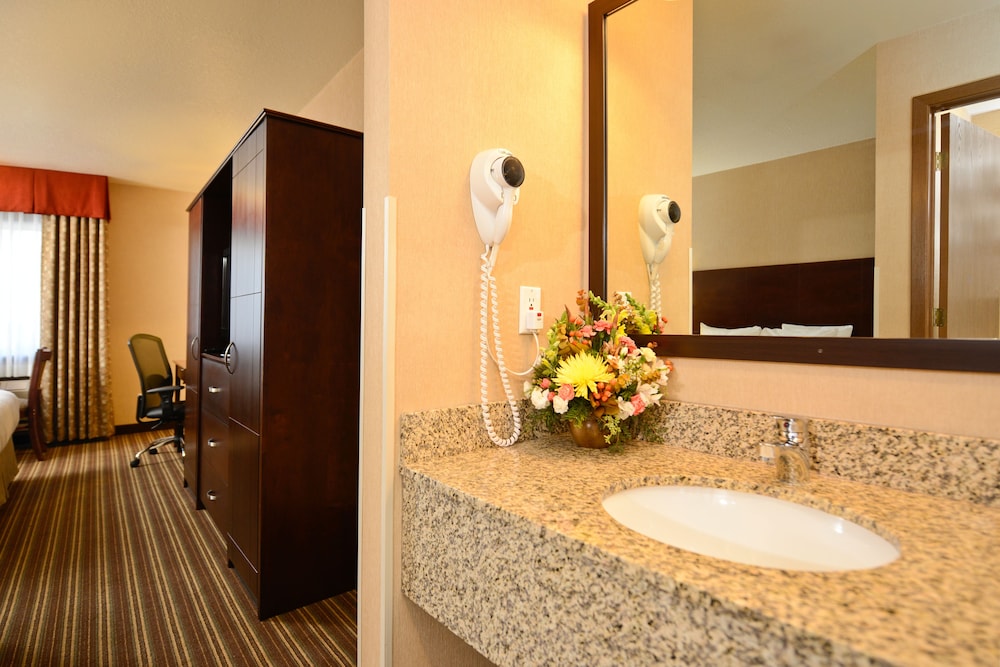 Standard Room, 2 Queen Beds (Traditional 2 Queen Beds) - Photo 6
