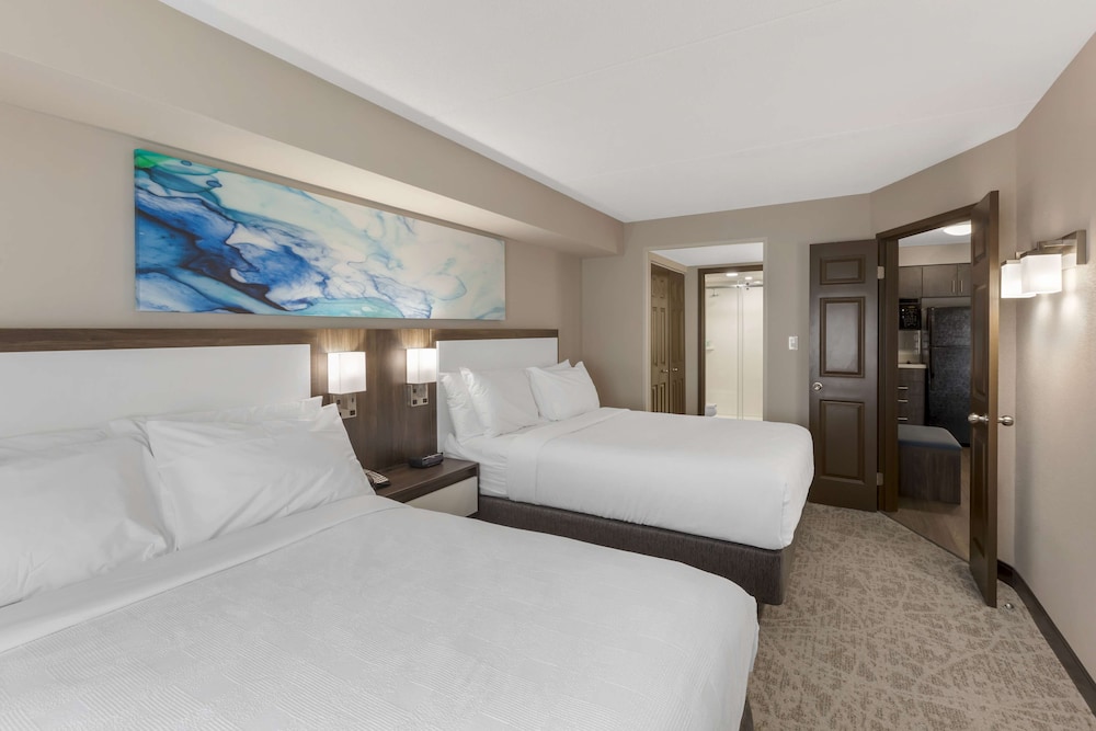 Suite, 2 Queen Beds, Non Smoking, Kitchen (Shower Only; Sofabed; Full Kitchen) - Photo 3