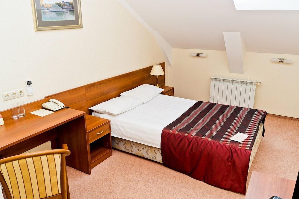 Standard Double or Twin Room photo 1
