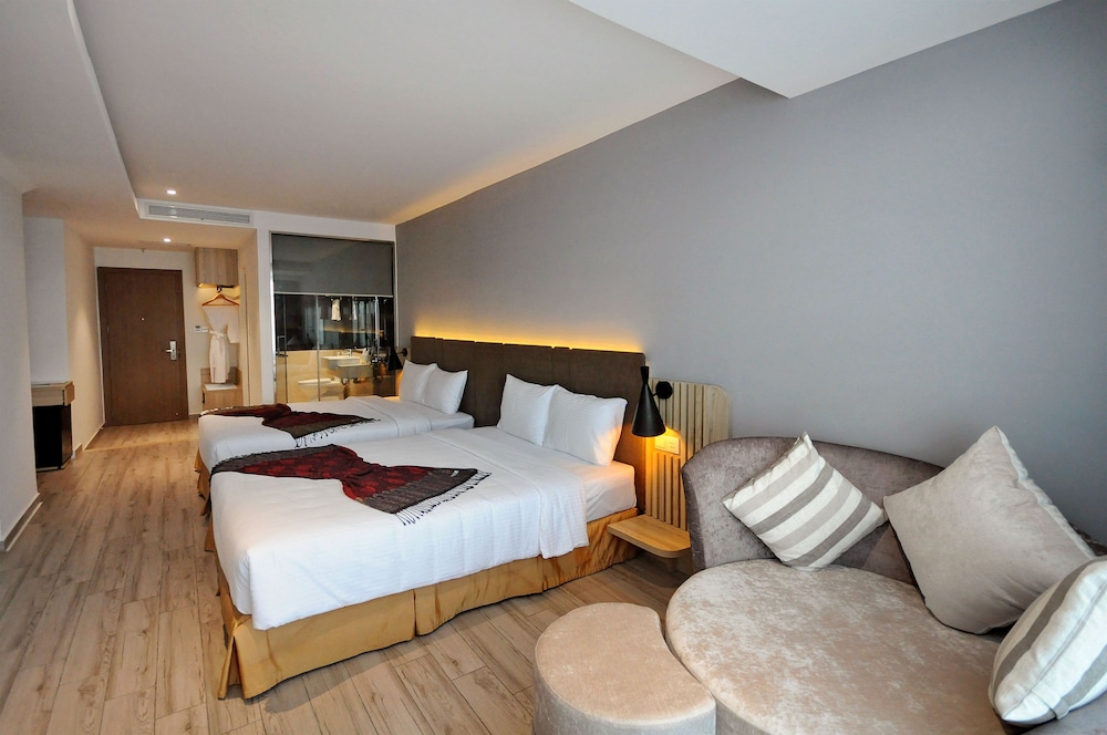 Deluxe Quadruple Room - Photo 5