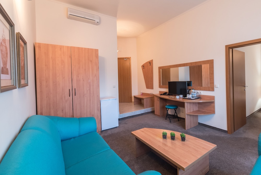 Deluxe Apartment, 1 Bedroom, Balcony - Photo 6
