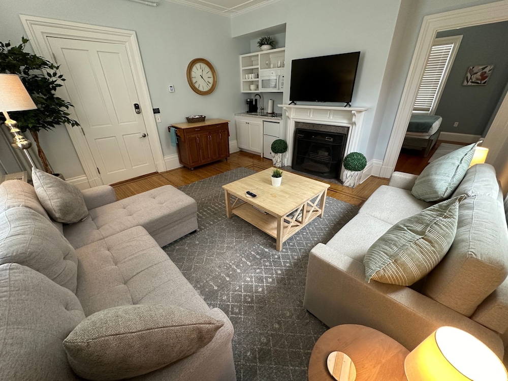 Apartment photo 1
