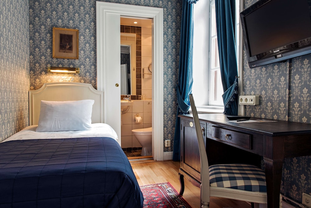 Economy Room, 1 Queen Bed