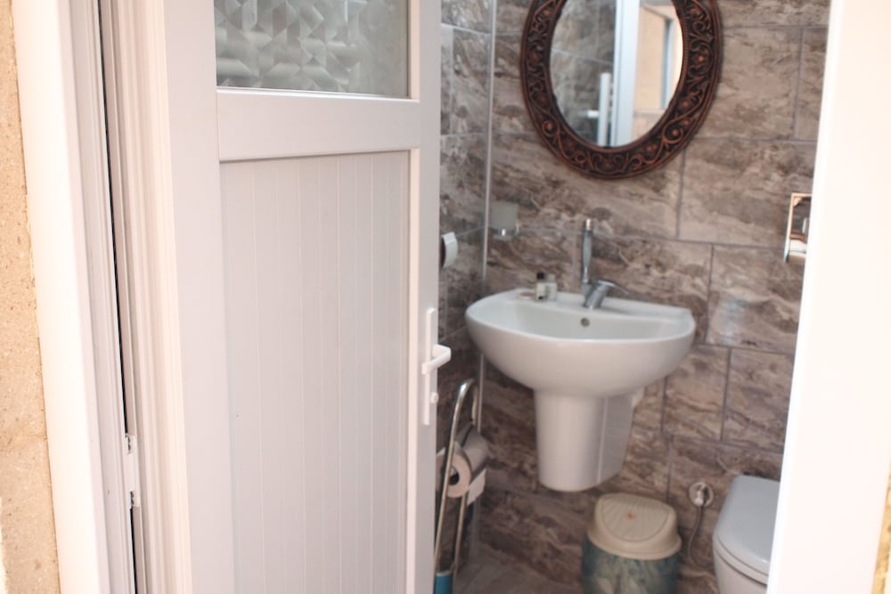 Deluxe Triple Room, 1 Bedroom, Hill View photo 3