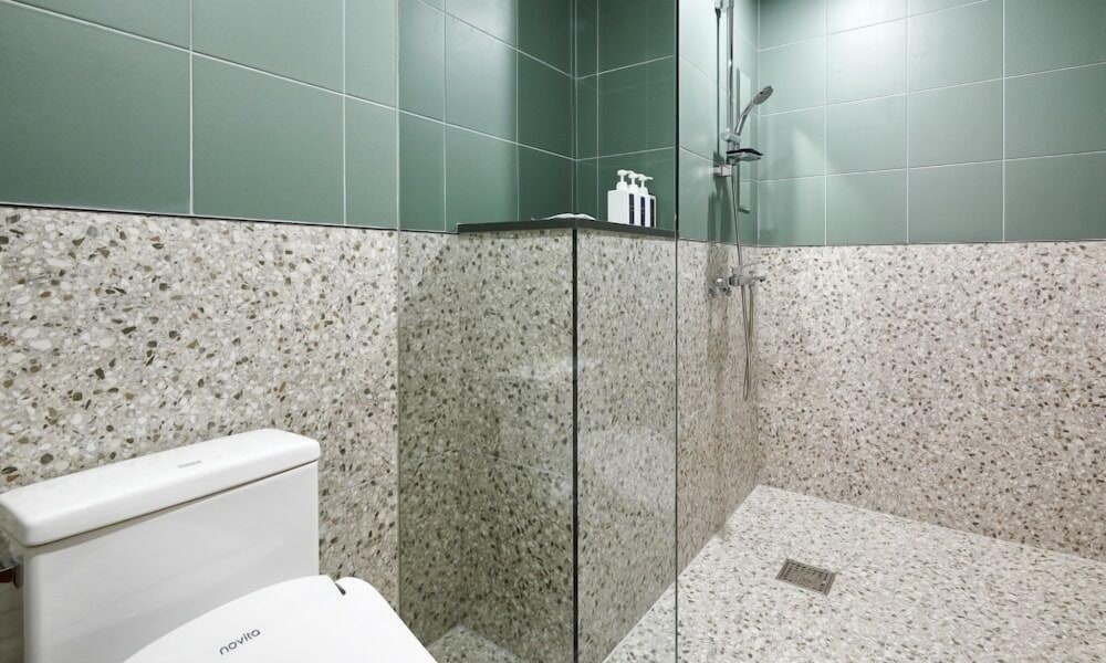Premium Twin Room - Photo 4