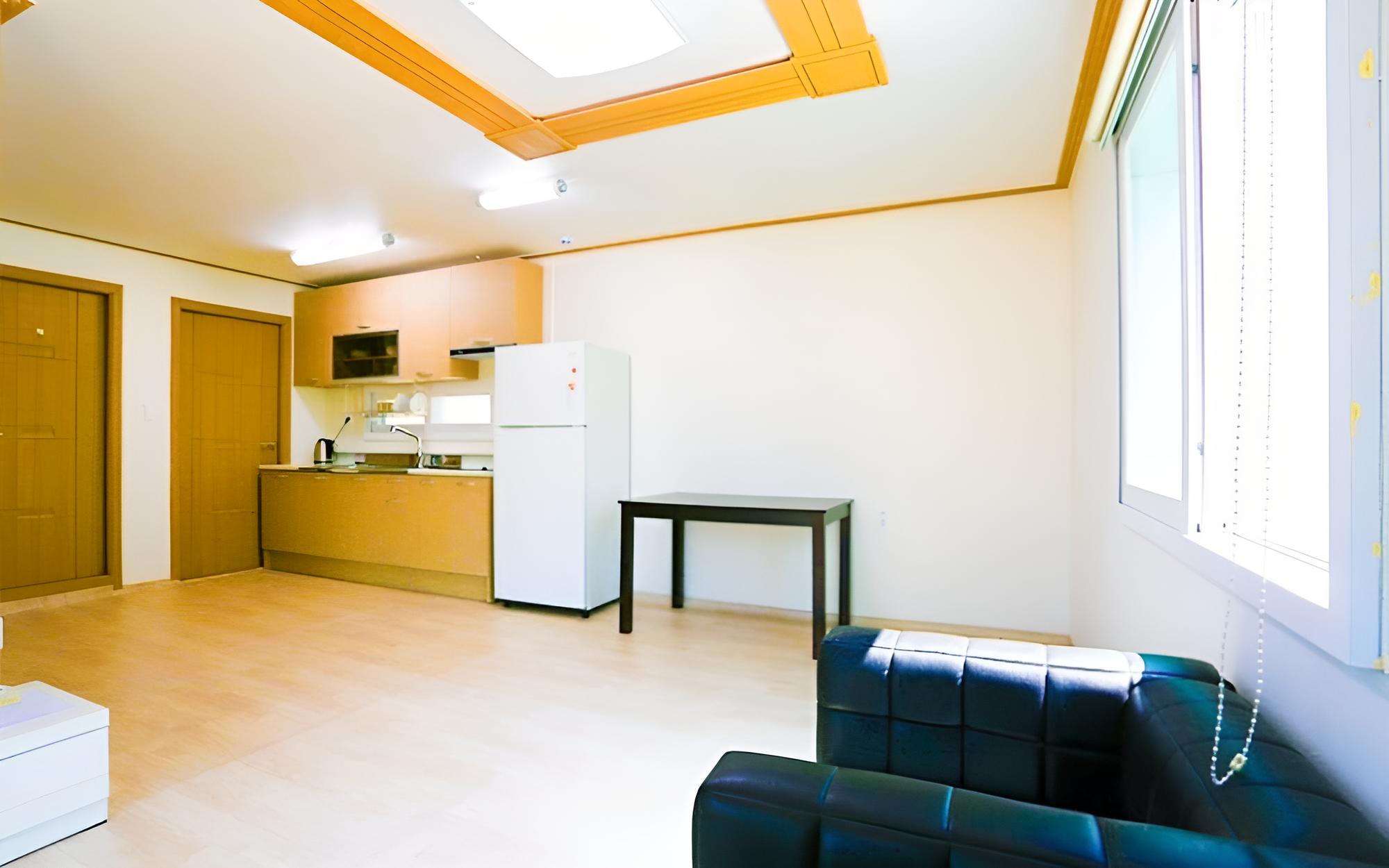 Room (Room 102) photo 2