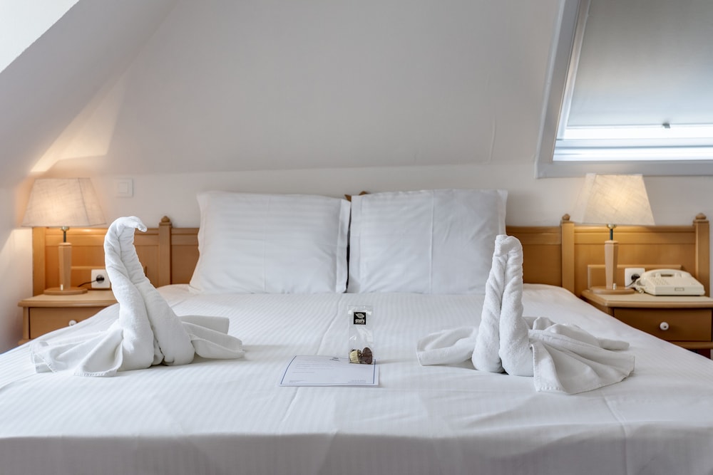 Family Triple Room, Multiple Beds, Refrigerator, City View photo 2