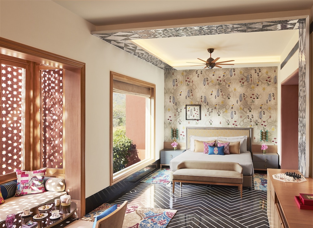 Grand Luxury Suite With Private Sit-out - Photo 5