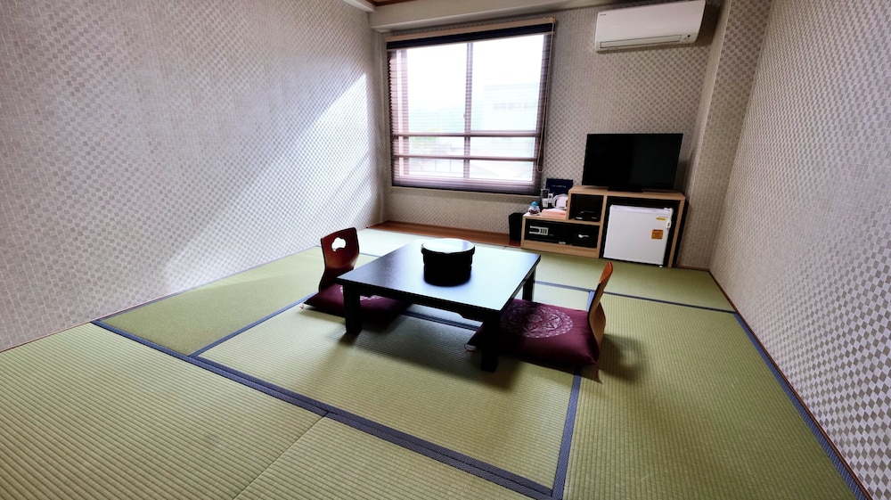Japanese-Style Room 10 Tatami Mats photo 2
