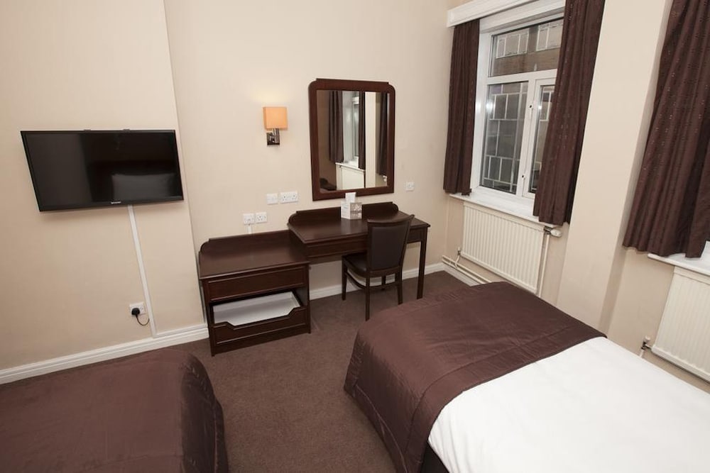 Twin Room - Photo 1