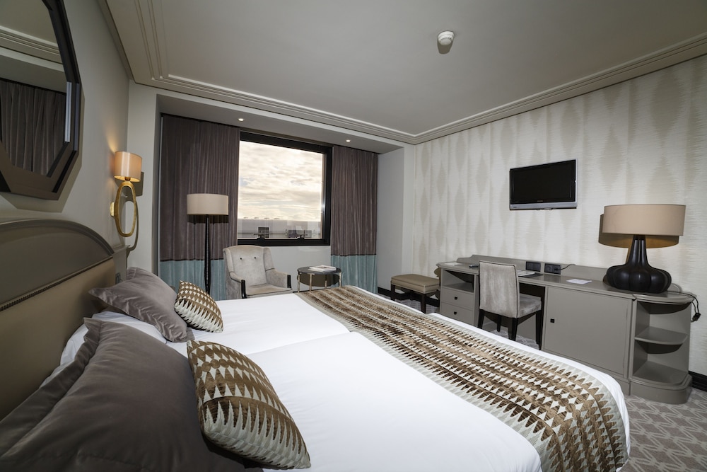 Twin Room - Photo 2