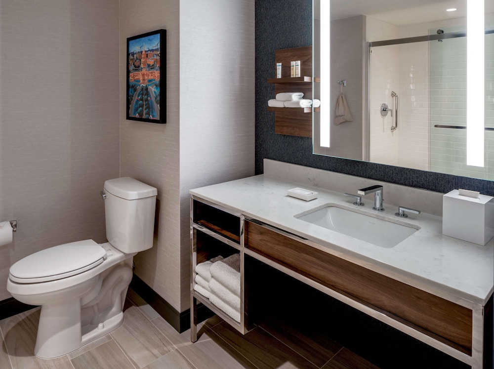 Deluxe Room, 2 Queen Beds (Capitol View) - Photo 8