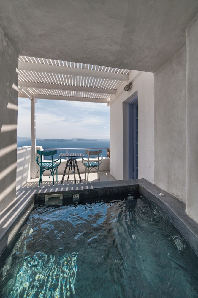 Suite, Sew View Jetted Tub
