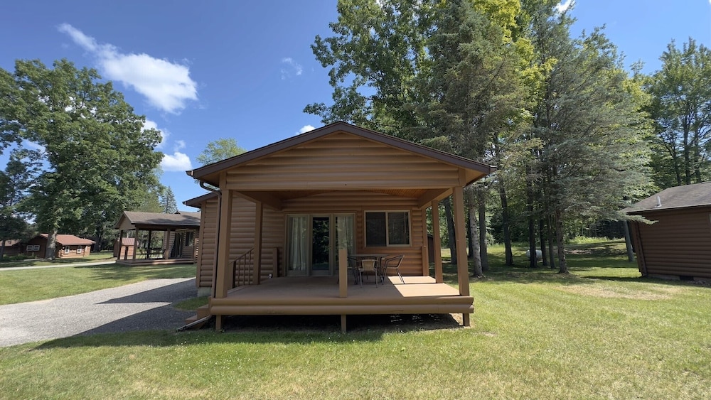 Deluxe Cabin, 1 Bedroom, Resort View photo 1