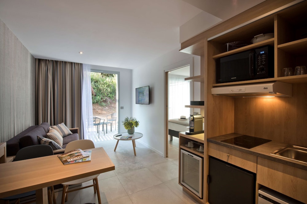 Junior Suite, Multiple Beds, Terrace - Photo 1