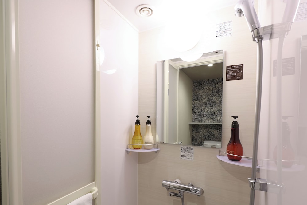 Basic Twin Room, Non Smoking photo 2
