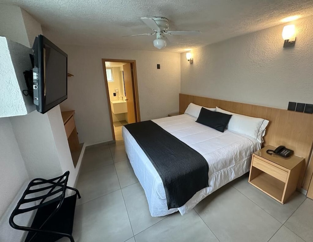 Deluxe Room, 1 King Bed