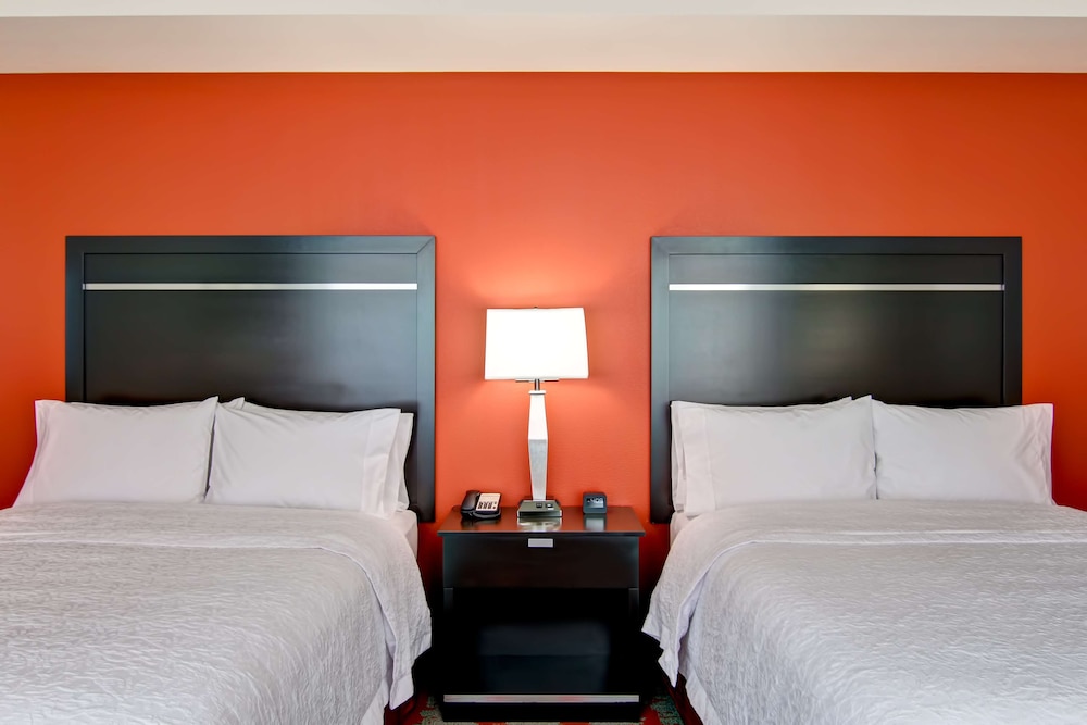 Room, 2 Queen Beds, Accessible, Bathtub photo 3