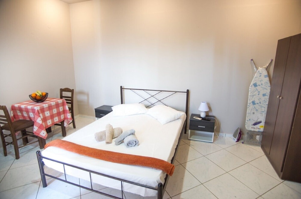 Studio (3 Adults)