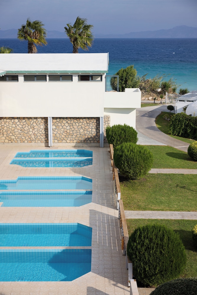 Family Bungalow Sharing Pool thumbnail 5