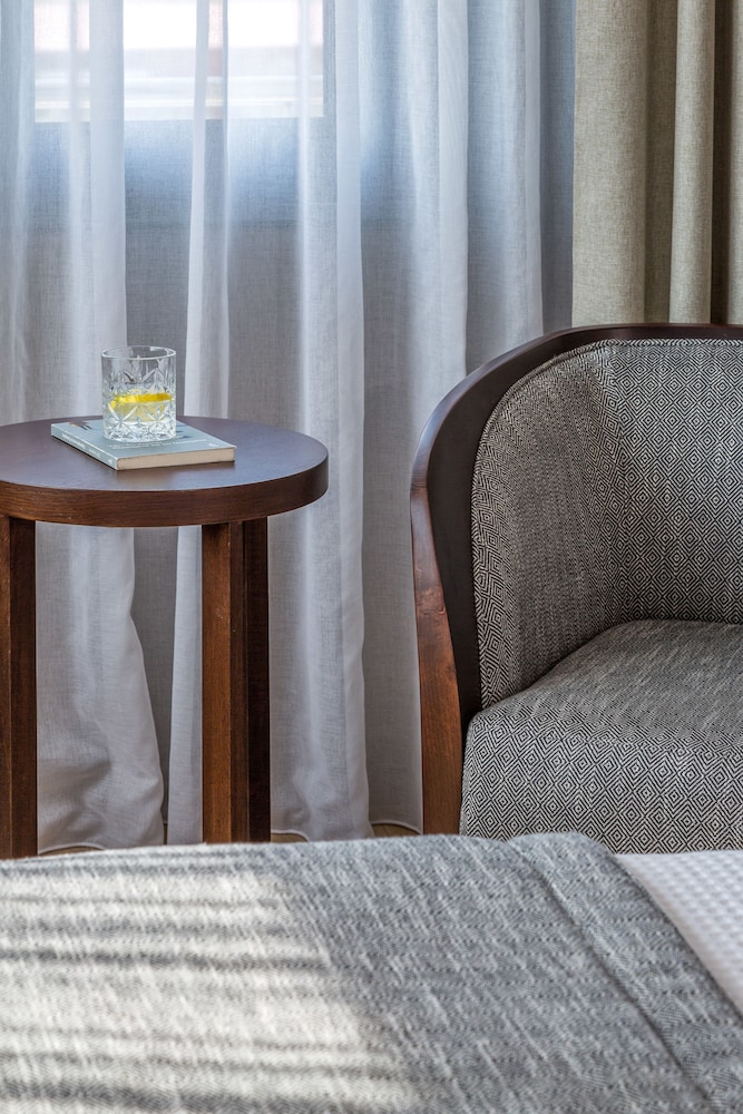 Superior Double or Twin Room - Photo 11