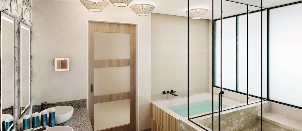 Bamboo Palm Club Swim-up Room with Patio Tranquility Soaking Tub (SUP) photo 3