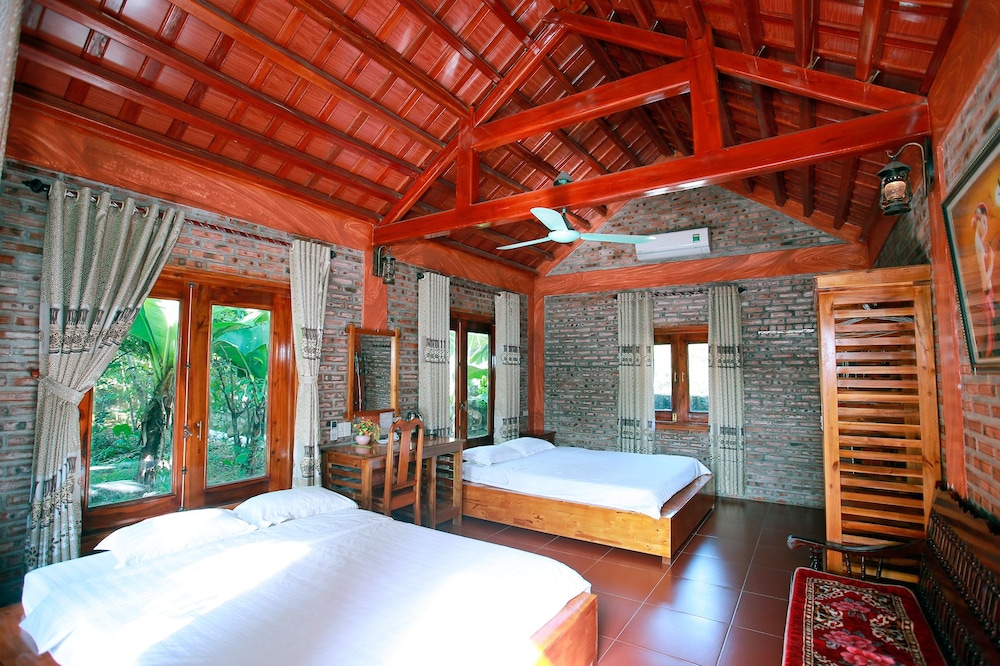 Deluxe Family Bungalow photo 1
