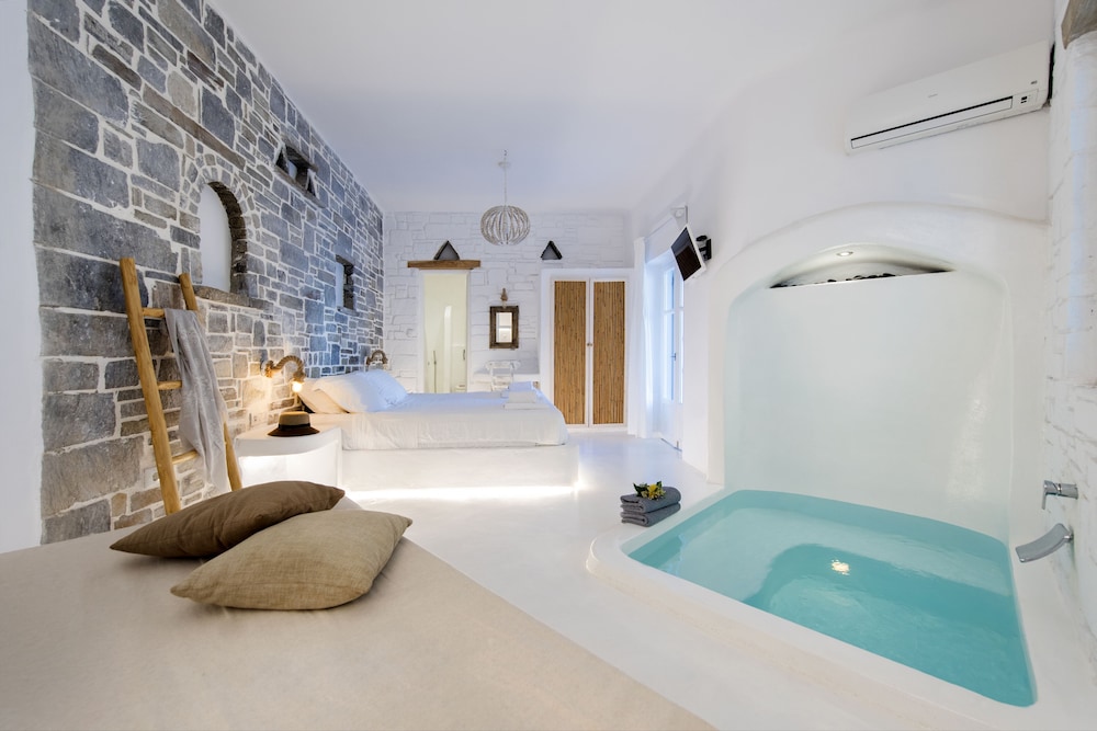 Superior Room, Hot Tub