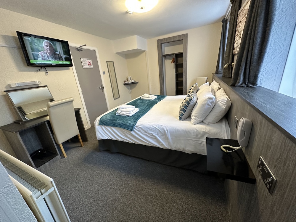 Basic Double Room, Ensuite photo 2