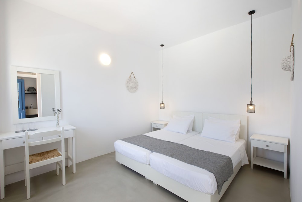 Superior Double or Twin Room, Pool View