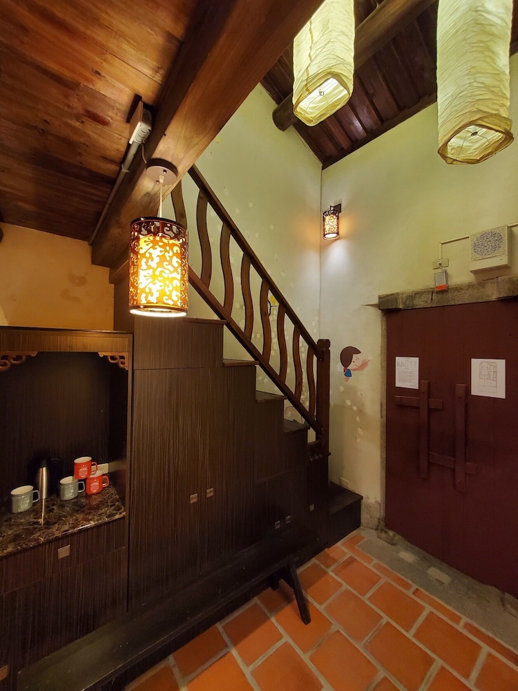 Traditional Quadruple Room - Photo 12