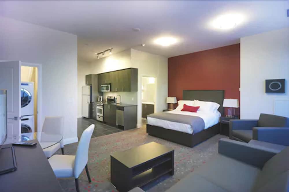 Suite, 1 Bedroom, Balcony