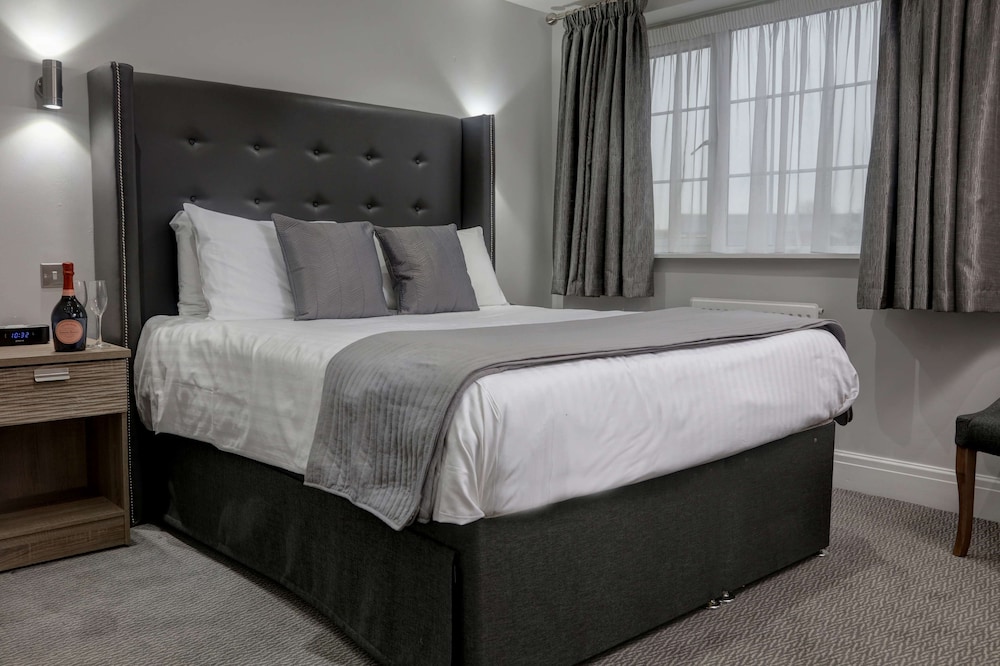 Executive Suite, 1 King Bed, Non Smoking - Photo 1
