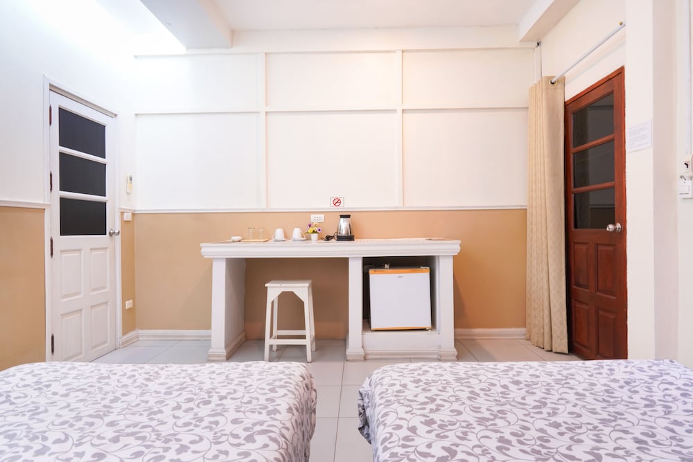 Deluxe Twin Room - Photo 10