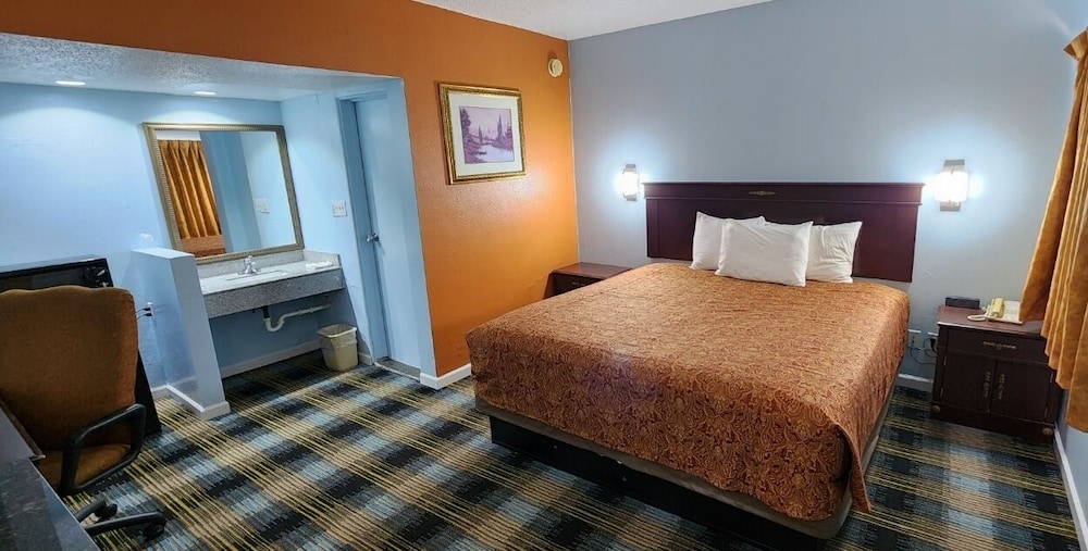 Standard Room, 1 King Bed, Non Smoking