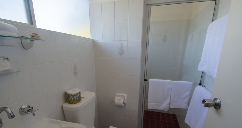 Waterview Suite - Photo 8