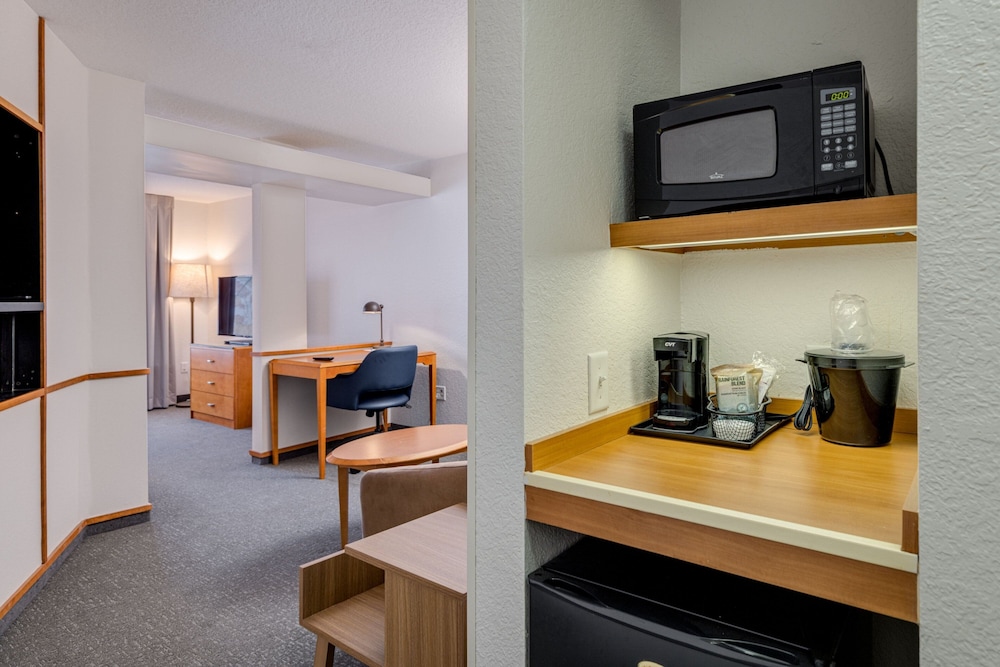 Suite, 2 Double Beds - Photo 5