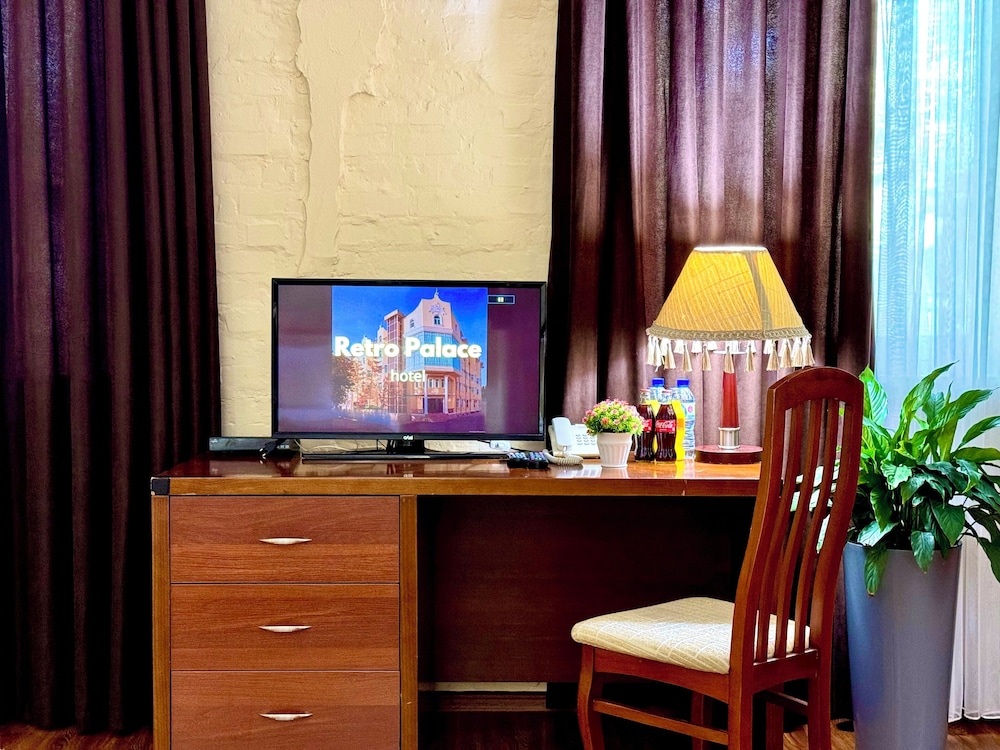 Family Room - Photo 3