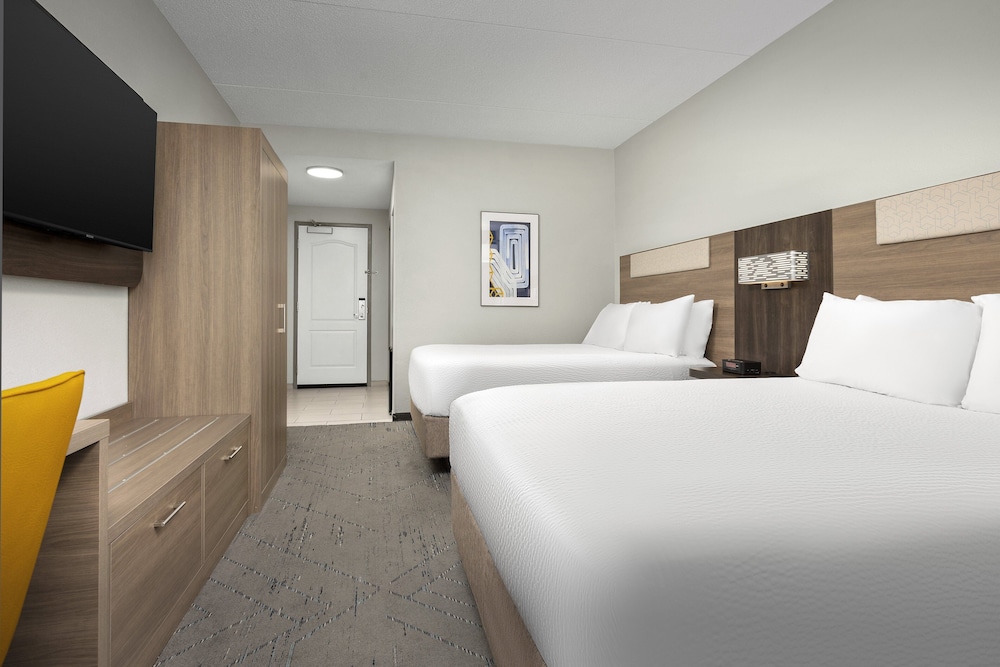 Standard Room, 2 Queen Beds (Walk-In Shower) - Photo 1
