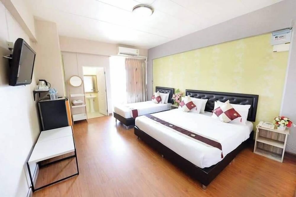 Deluxe Triple Room